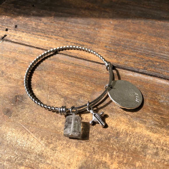 🐝BEE Phantom Quartz Bangle Bracelet - Picture 6 of 6